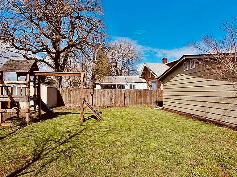 30625 SW Magnolia Ave — Photo 14