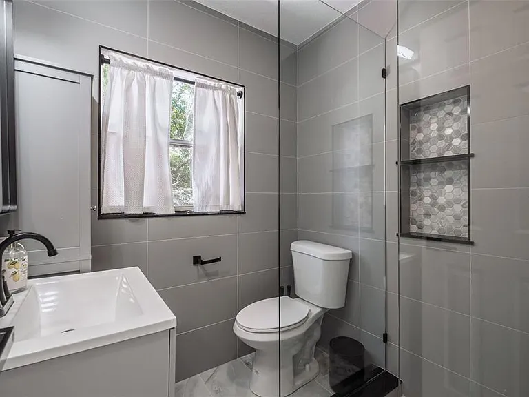 1427 Asher Ln — Photo 19