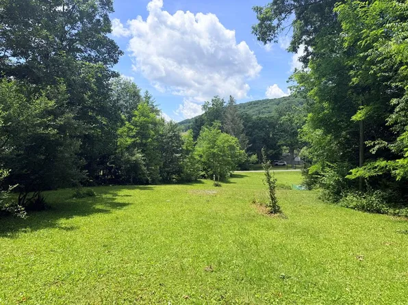 1025 Osborne Dr, Rainelle, WV 25962