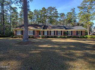 300 McArthur St, Tabor City, NC 28463