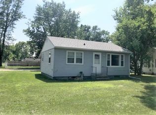 437 Kennon Rd, Rockford, IL 61109