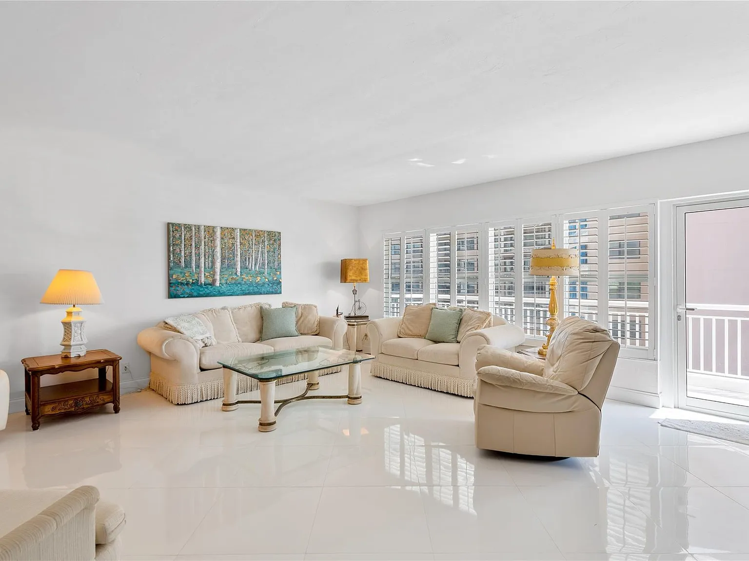 2 bed, 2.0 bath, 1580 sqft, $3,800 — Photo 2