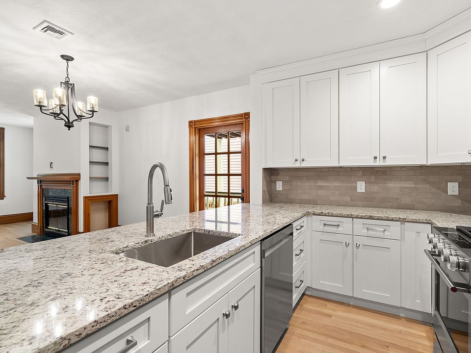 1st image of 75 Ferrin St APT 1