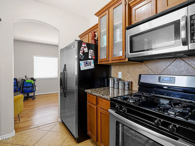 2057 Shreya St — Photo 12