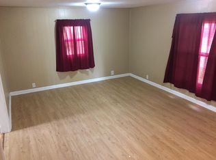 305 1/2 W 25th Ave, Hutchinson, KS 67502