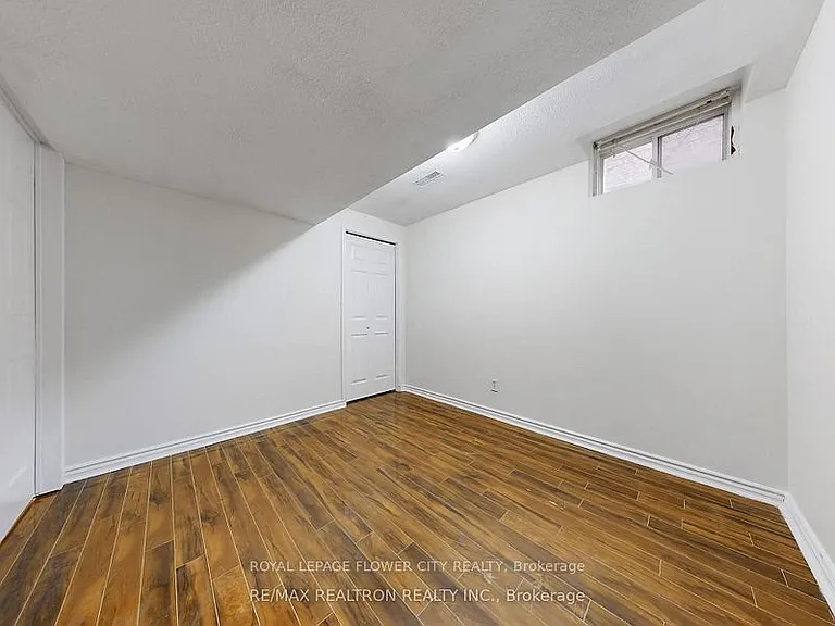 60 Colombo Cres #BASEMENT — Photo 7