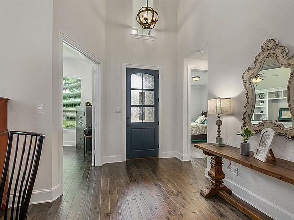 3rd image of 1413 Bluebell Ave