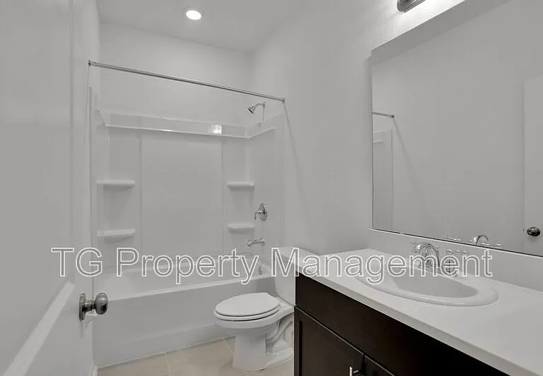 298 Anthony Dr — Photo 14