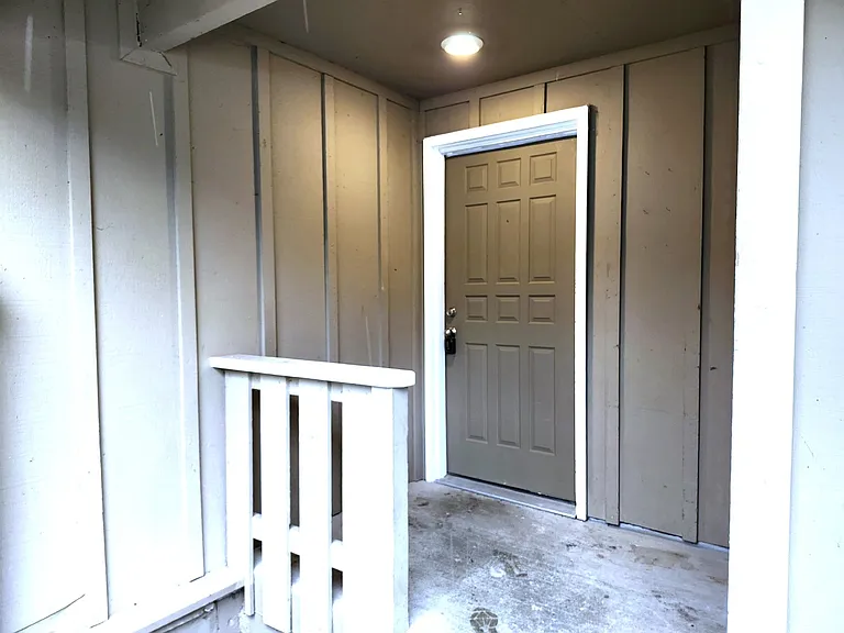 45 NE Torval Canyon Rd #6 — Photo 27