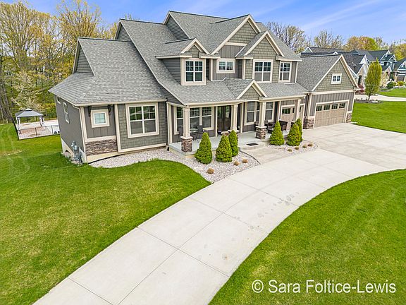 2nd image of 553 Stonebridge Ct