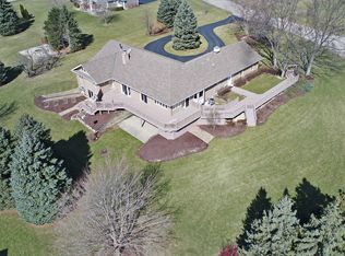 3803 Spy Glass Ridge Rd, Crystal Lake, IL 60012