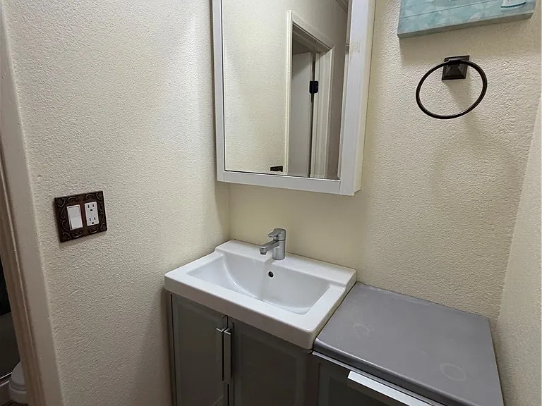 4600 University Center Dr #166 — Photo 14