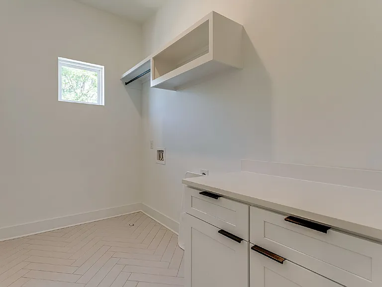 303 Riverside Dr #B — Photo 48