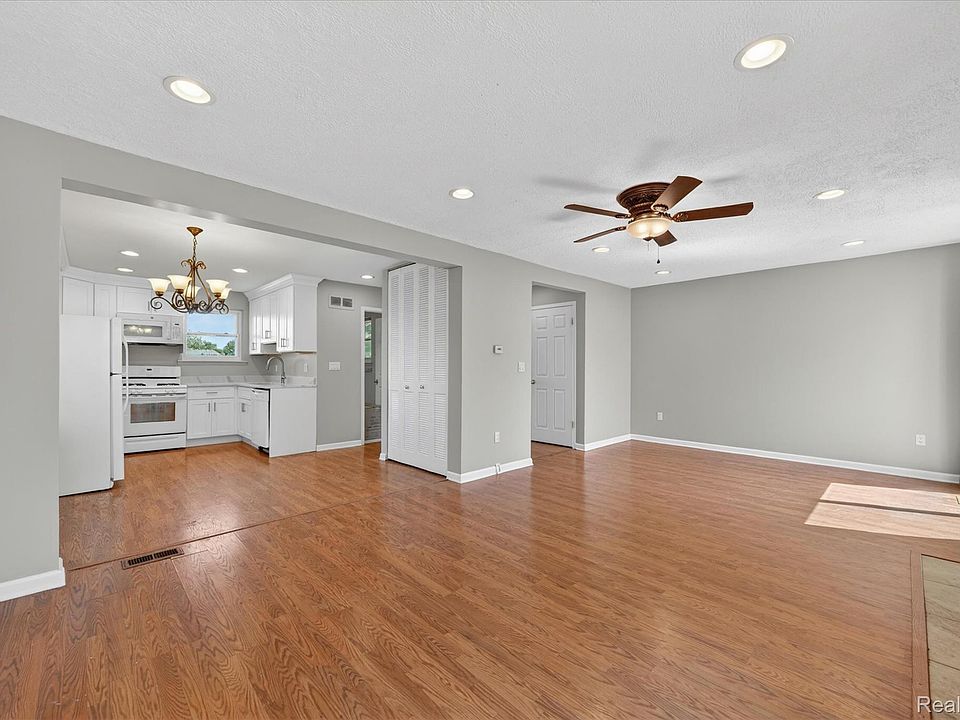 2824 Roundtree Dr, photo 11