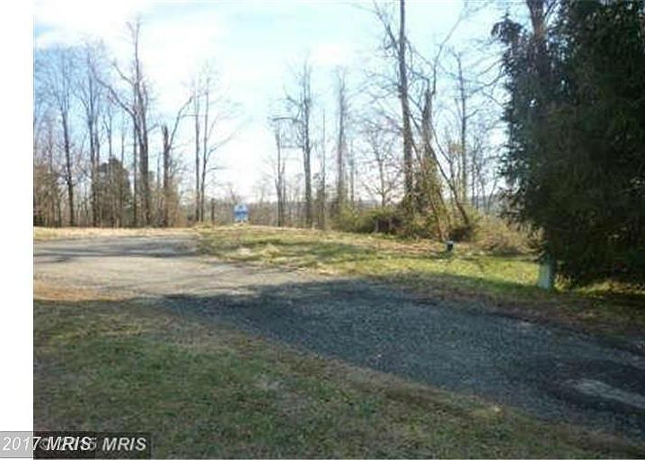 2nd image of 4833 Clermont Mill Rd