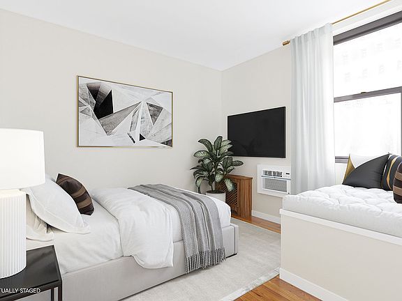 4th image of 129 E 29th St APT 2R