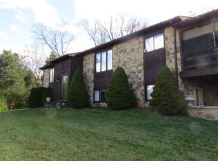 180 Landcrest Ln, Cedar Bluff, VA 24609