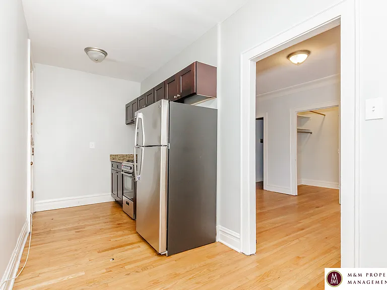 1002 North Boulevard — Photo 21