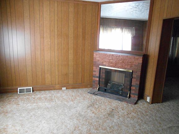 3rd image of 713 E Long Ave