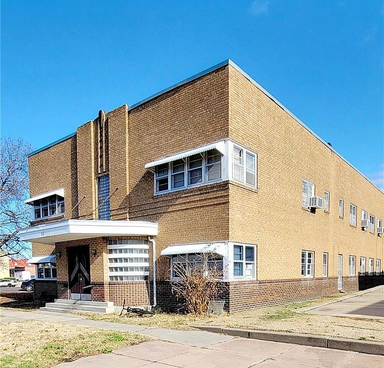 11 N Walnut St, Iola, KS 66749 Zillow