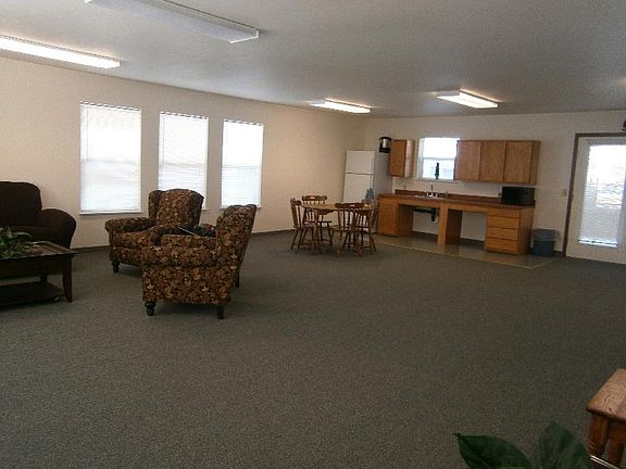 3rd image of 111 S Riverbend Dr #E590c2706