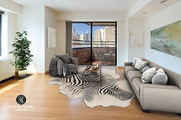 Rented by Coldwell Banker Warburg | media 4