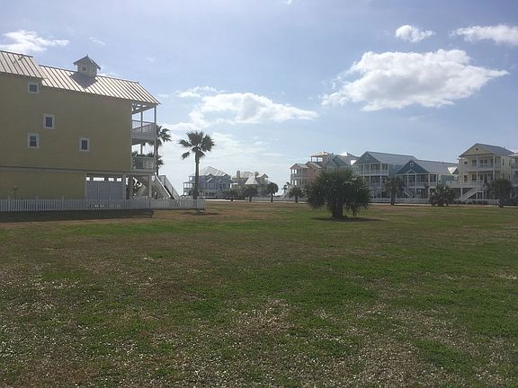 3rd image of 3822 Periwinkle Ln