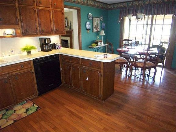 5th image of 1992 Cedar Rock Estate Dr