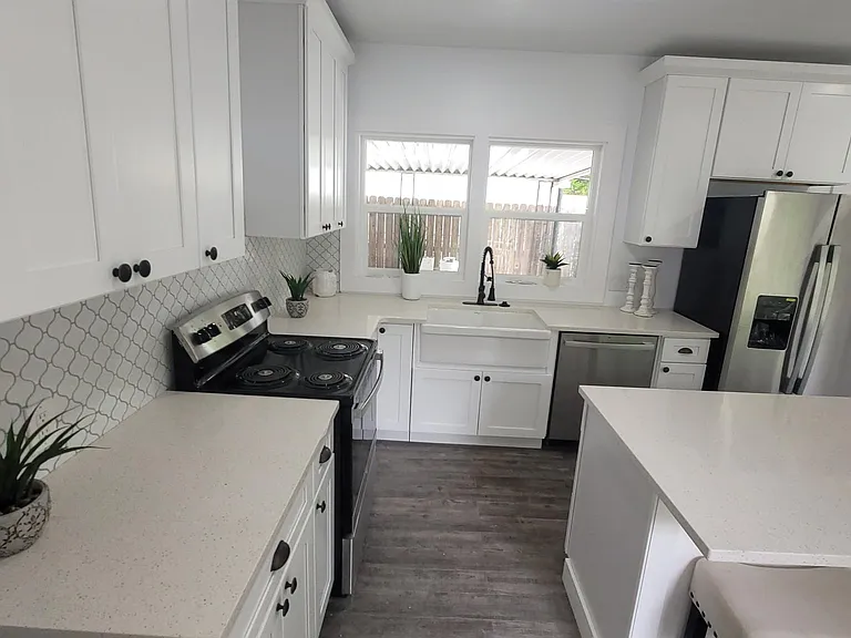 2820 Fort Ave — Photo 19