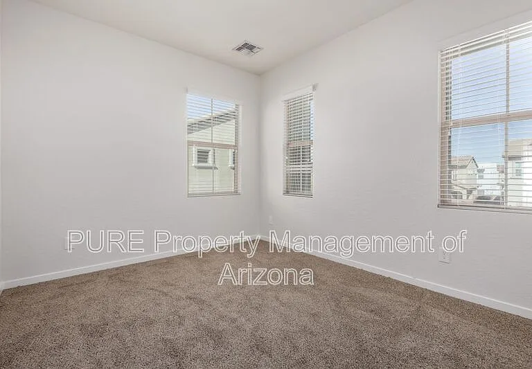 1827 S Follett Way — Photo 15