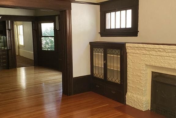 4th image of 815 17th St APT 5