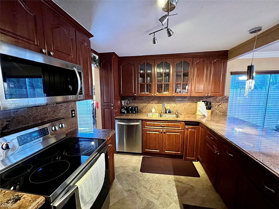 1st image of 20616 NE 9th Pl