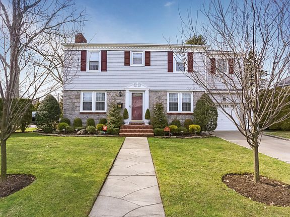 2nd image of 244 New Hyde Park Rd