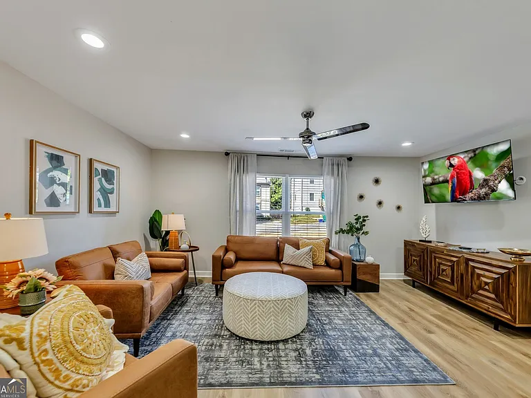1018 Falling Valley Ct SE — Photo 1