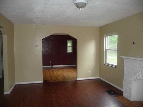 2nd image of 3228 Coral Park Dr