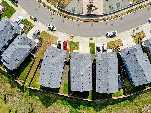 3rd image of 3960 Maritime Dr Sw