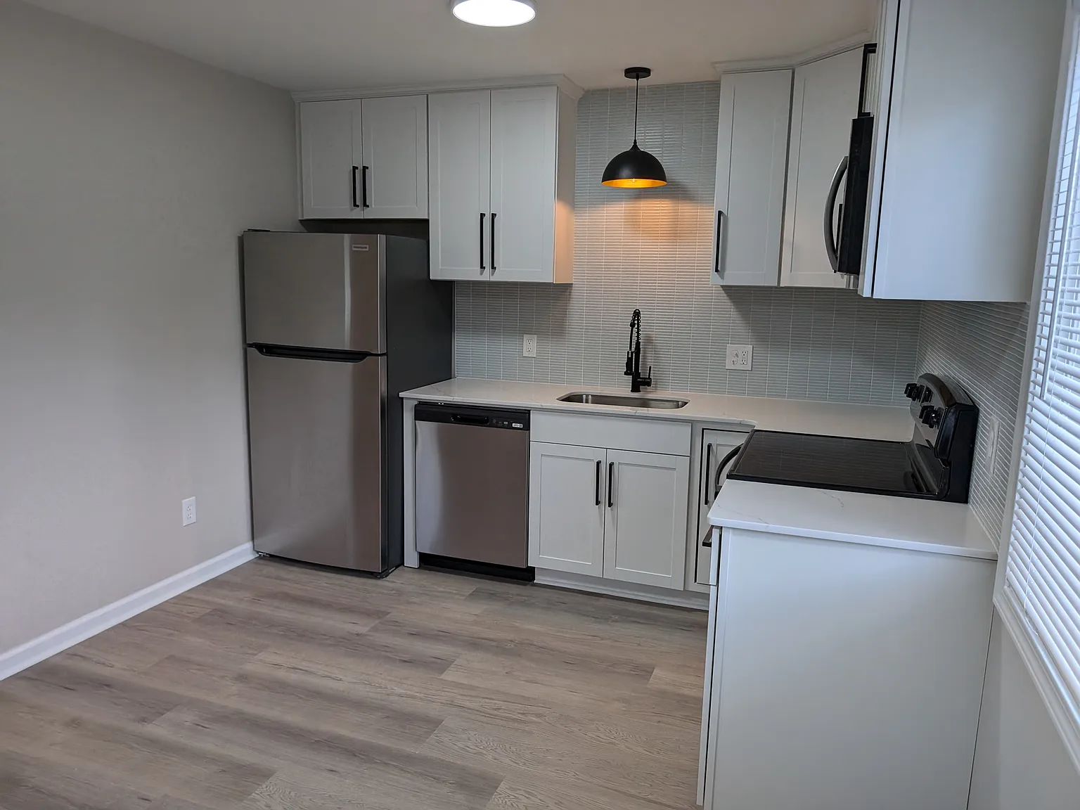 2 bed, $1,800 — Photo 4