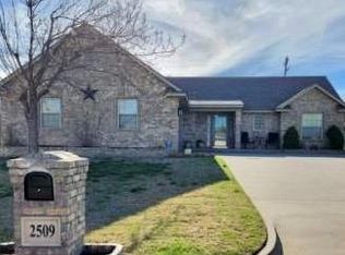 2509 Bellaire Dr, Moore, OK 73160