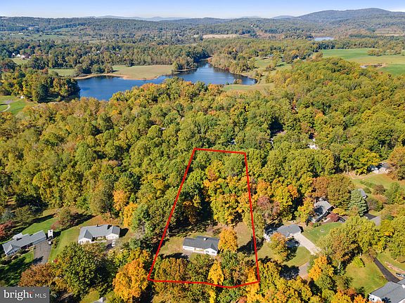 3rd image of 7168 Westmoreland Dr
