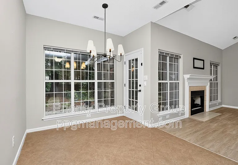 9118 Pine Springs Ct — Photo 19