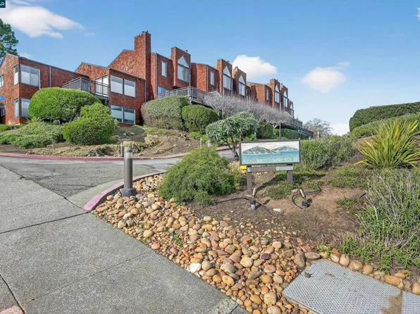 155 Headlands Ct, Sausalito, CA 94965