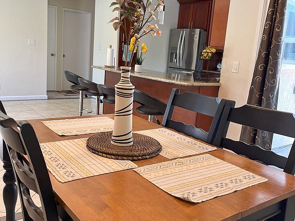 Dinning room table