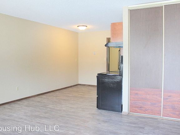 5th image of 1562 Sloan St #1564