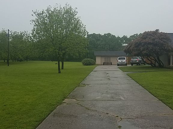 Street view driveway