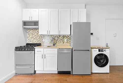 176 E 85th St #3B Photo 1