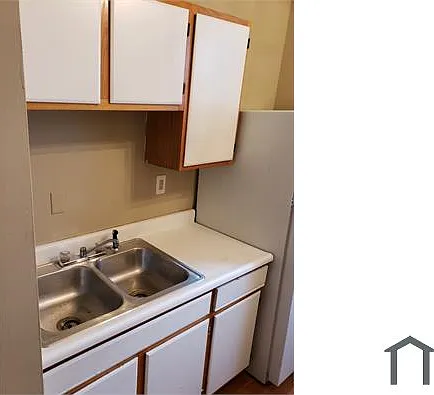 1518 W Market St #202 — Photo 5