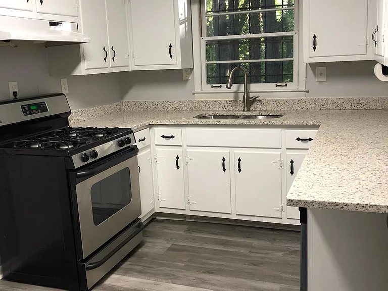 932 Valley Brook Rd — Photo 2