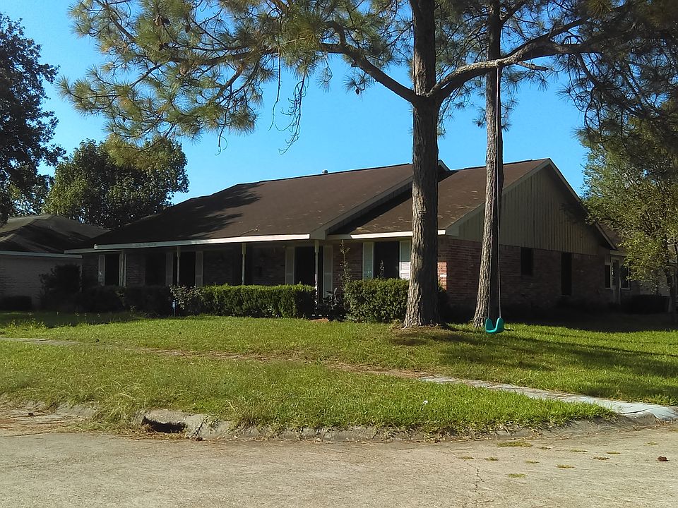 1st image of 2607 Esther Ave