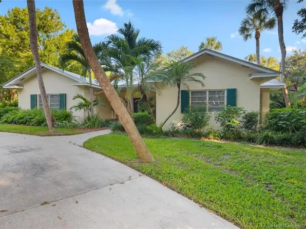 24 N Via Lucindia, Sewalls Point, FL 34996