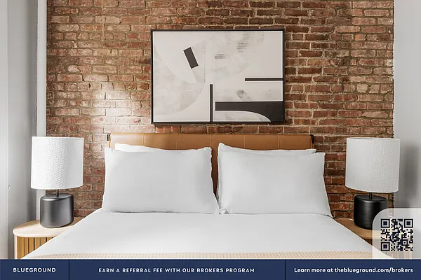 Rented by The Blueground | media 9